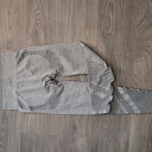 Victorias Secret Pink Leggings - Picture 2 of 5